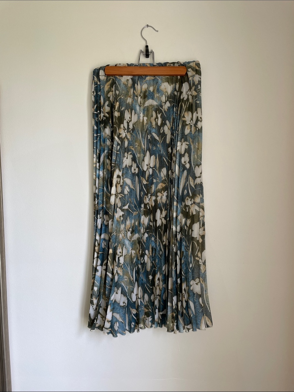 Zara Blue Green Floral Pleated Midi Skirt